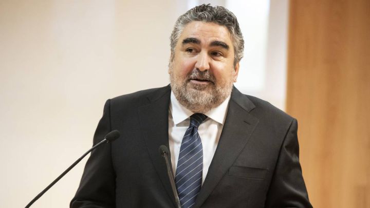 Rodríguez Uribes: "La profesionalización del fútbol femenino supondrá
un gran paso hacia la igualdad"