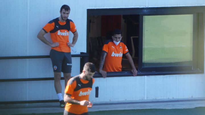 Patrick Cutrone, Oliva y Ferro, refuerzos de banquillo