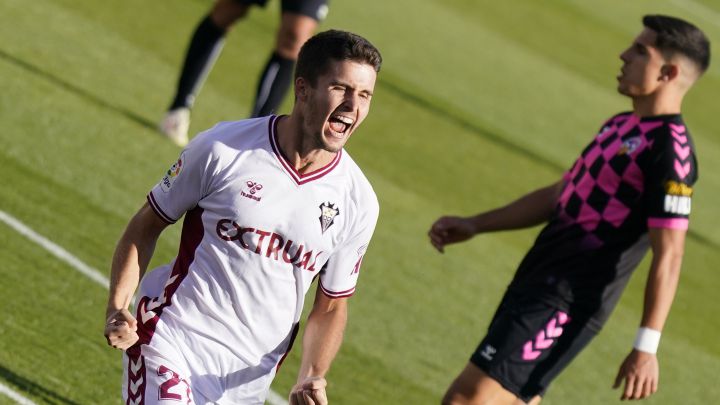 Álvaro Peña: "Afrontamos un mes bonito, pero a la vez difícil"