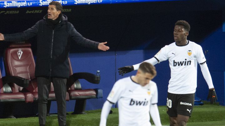 Guedes, Blanco, Musah, Vallejo... Gracia decide su izquierda
