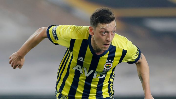 La maldición de Özil continúa