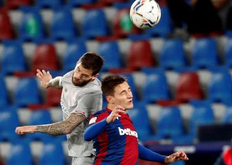 Íñigo Martínez, tarjeta roja por agresión a Sergio León
