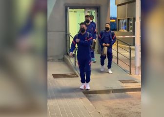 Hasta la policía se rinde a Messi: esto le pasó en su llegada a Sevilla