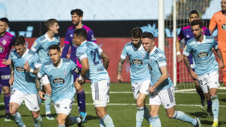 Hugo Mallo, Jeison Murillo, Santi Mina, Iago Aspas, Facundo Ferreyra y Brais Méndez regresan a su campo tras el gol del empate contra el Valladolid.