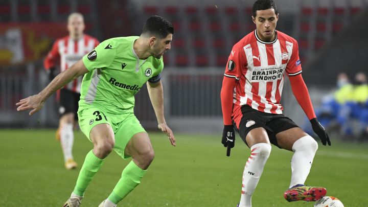 Ihattaren provoca la guerra entre Mino Raiola y el PSV
