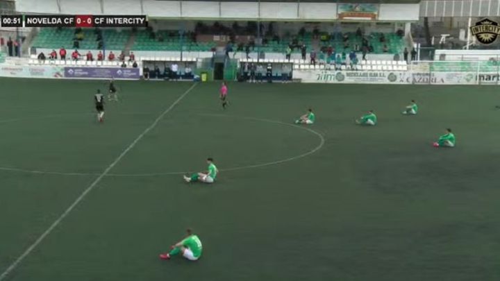 La plantilla del Novelda se planta tras cuatro meses sin cobrar