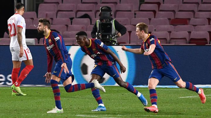 Piqué celebra un gol