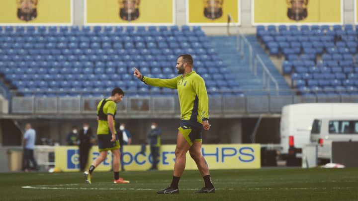 Sin Araujo, Jesé se postula como titular