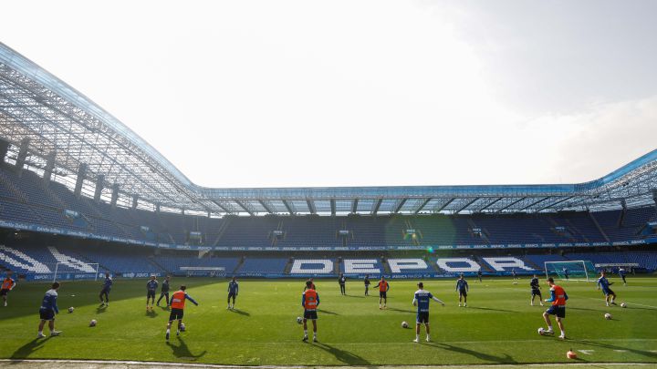 Entrenamiento del Deportivo en el estadio de Riazor.