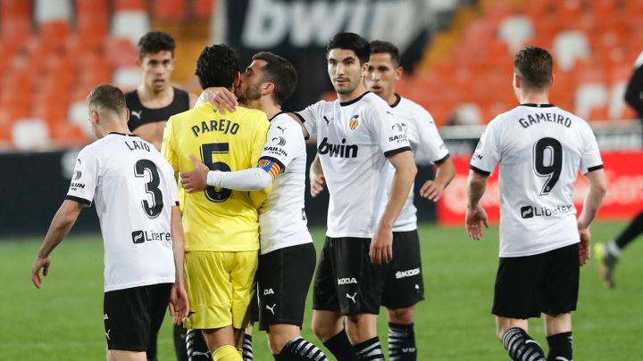 El beso del '10' en Mestalla
