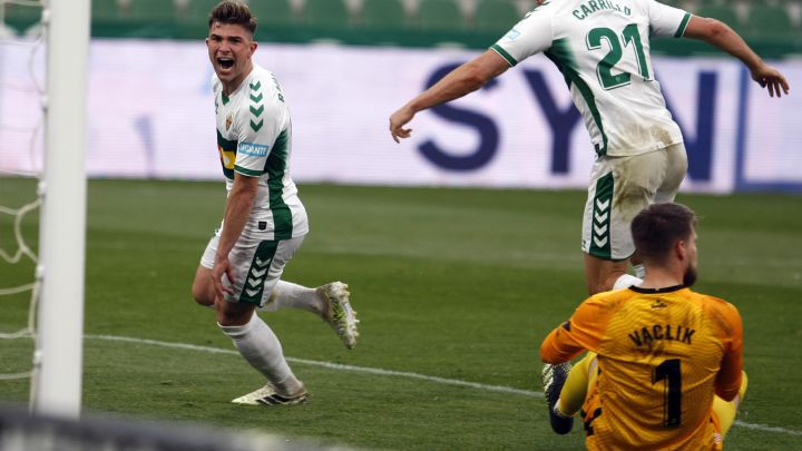 La segunda unidad del Sevilla decepcionó en Elche, donde a pesar de los 9 cambios respecto al Camp Nou no hubo físico ni tampoco creatividad ni defensa.