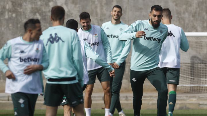 Fekir y Borja Iglesias entran
en una lista sin Víctor Ruiz