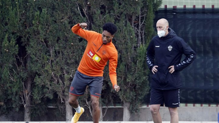 Mojica se suma al grupo y Piatti se queda en el gimnasio