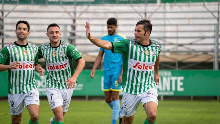 Diego Cervero Atlético Sanluqueño Segunda B delantero sanitario coronavirus