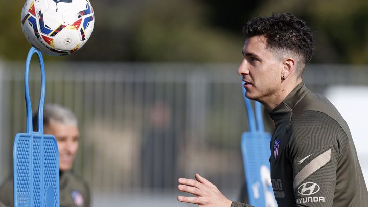 Giménez, del Atlético, en un entrenamiento.