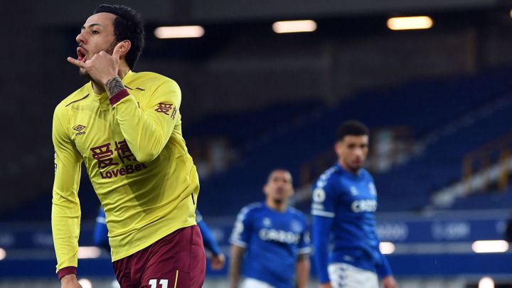 McNeil celebra un gol al Everton