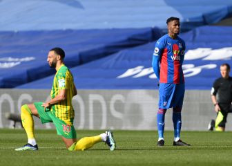 Zaha, the first Premier League player to stop taking the knee