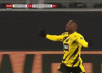 A sus 16 años Moukoko se pone la Bundesliga por montera con su salvajada de gol
