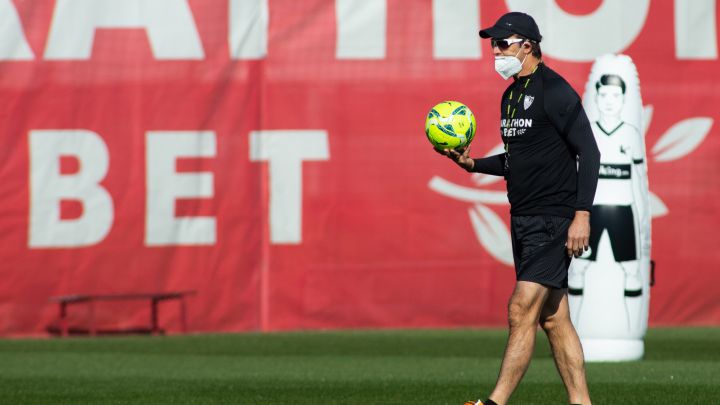 El entrenador del Sevilla Julen Lopetegui valoró la previa ante el Elche: "Tuvo muchas opciones de ganar al Real Madrid. Ha encontrado su camino".