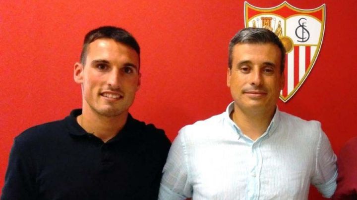 Pasado hispalense, presente blanquivioleta