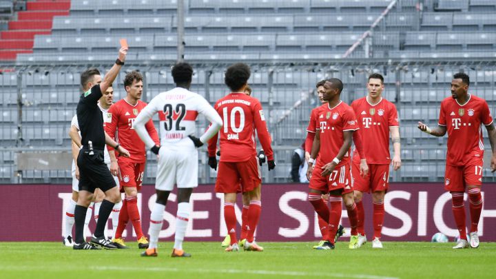 Dos partidos de sanción a Alphonso Davies tras su expulsión ante el Stuttgart