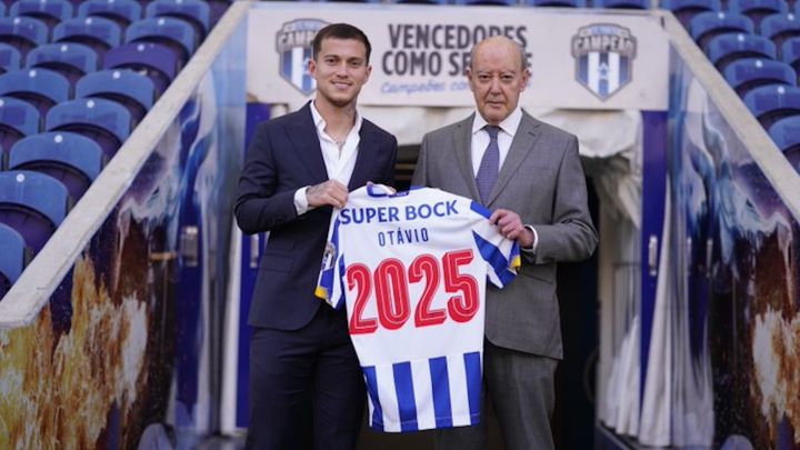 Otávio renueva con el Oporto