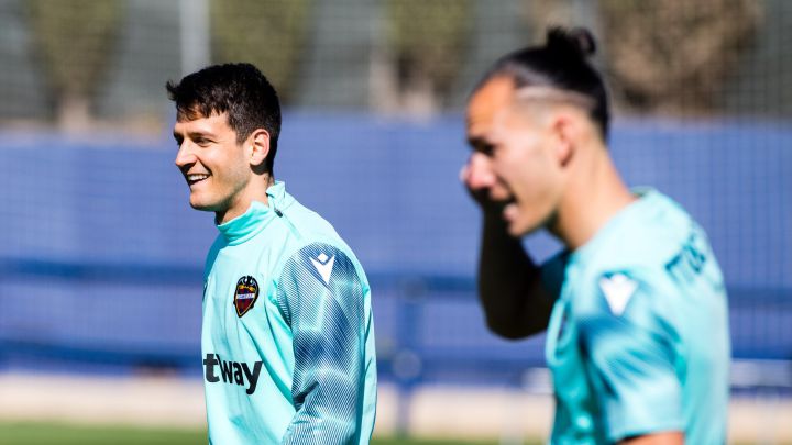 Radoja y Postigo regresan con el grupo