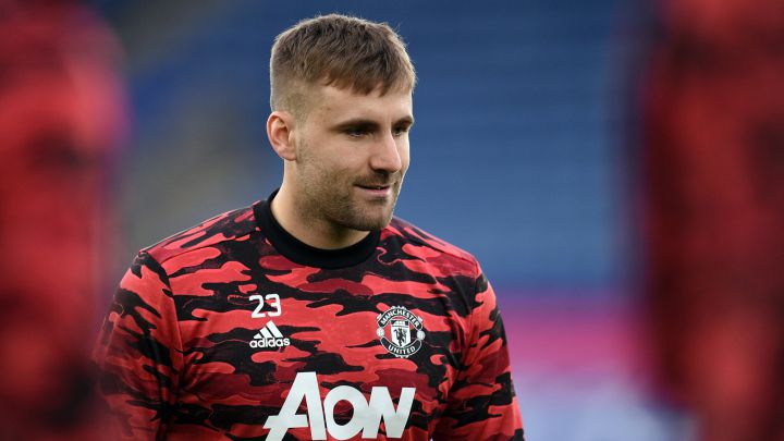 Luke Shaw brilla en el lateral y saca pecho con su amuleto
