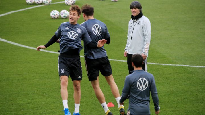 Soccer Football - World Cup Qualifiers Europe - Germany Training - Schauinsland-Reisen-Arena, Duisburg, Germany - March 24, 2021 Germany coach Joachim Low during training REUTERS/Wolfgang Rattay