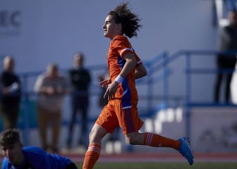 Tiene 17 años, juega en el Valencia y Madrid y Barça ya se pelean por él: así juega Fabio Blanco