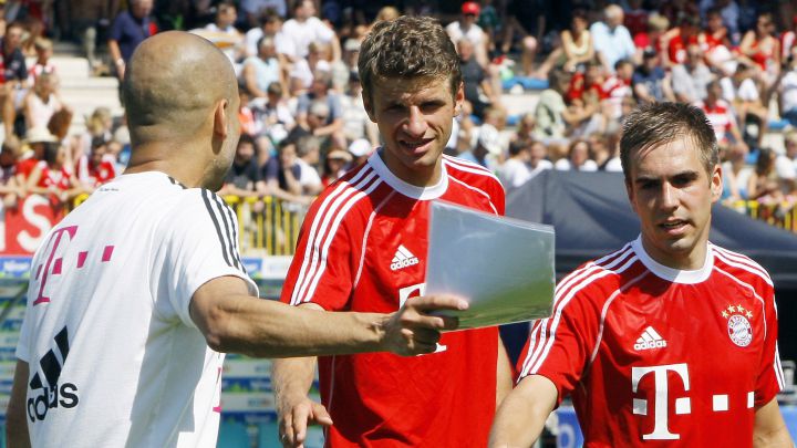 Müller: "Cuando Guardiola llegó nos pateaba el trasero en los entrenamientos"