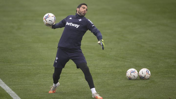 Claudio Bravo, el primero en regresar a los entrenamientos