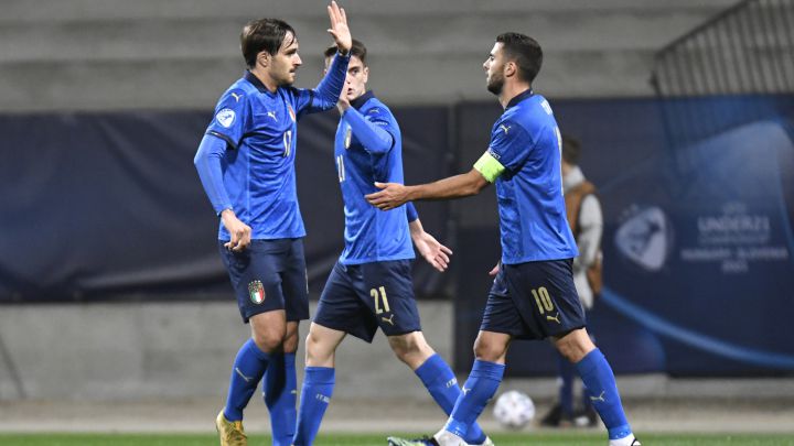 Cutrone lidera la goleada e Italia se clasifica