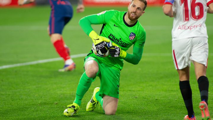 Oblak se agiganta.