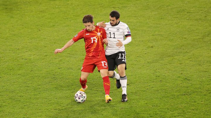 Enis Bardhi, con Macedonia.