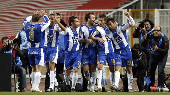 Espanyol's players celebrate their third goal against Villarreal