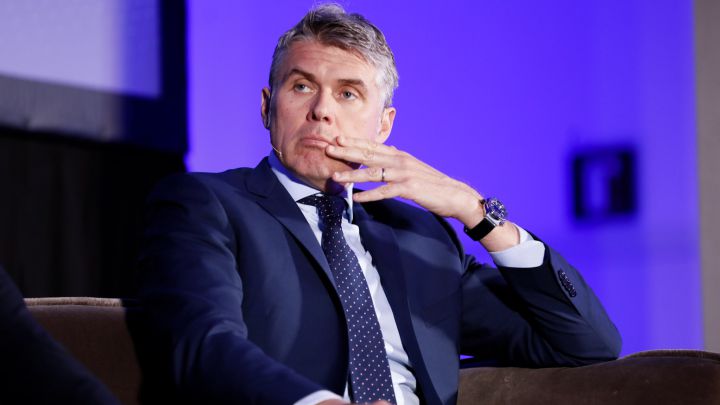 El jefe de los árbitros pide "dignidad y profesionalismo" tras el autógrafo de Haaland