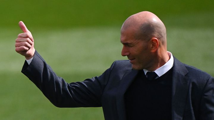 Zidane se gana seguir
