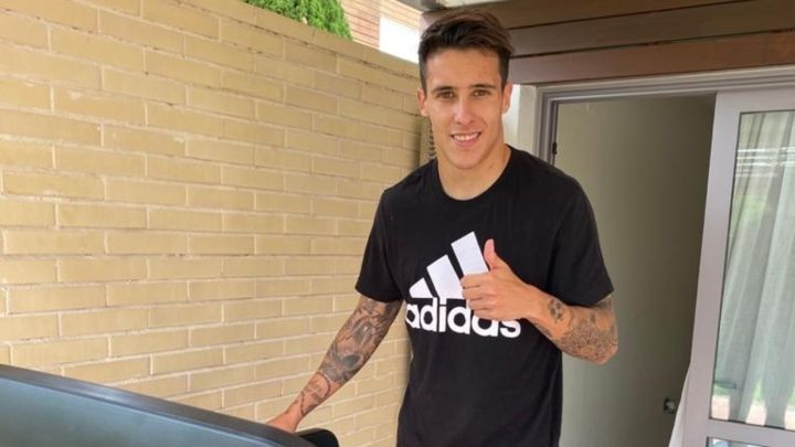 El extremo del Betis Cristian Tello espera que Lionel Messi "se quede en el Barcelona" pero reconoce que su relación con Pep Guardiola "es excelente".