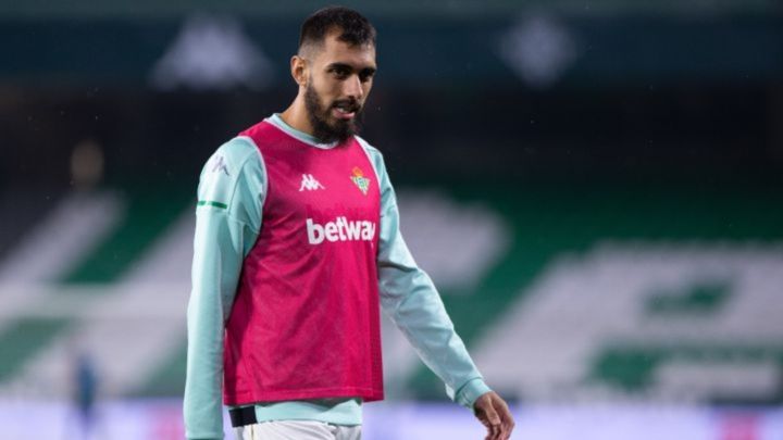 El Betis tiene aún la seria duda de Borja Iglesias para enfrentarse al Atlético de Madrid el domingo. Sergio Canales se entrenó a su ritmo pero debe llegar.