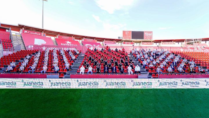 Foto oficial de la temporada 2020-21 con 100 aficionados