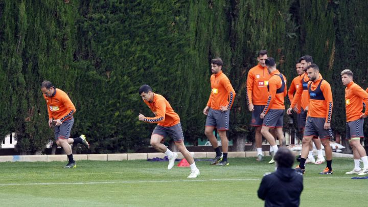 Escribá, con todos los disponibles y con el portero del filial Andreu