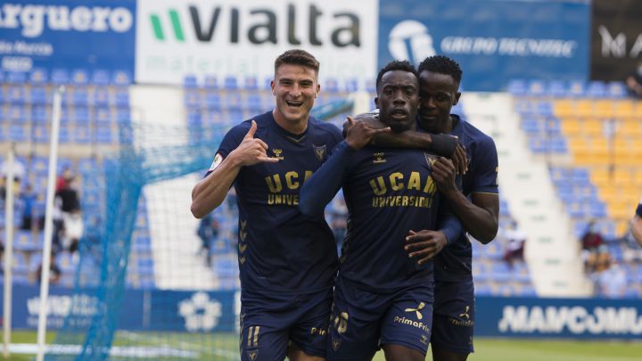 El UCAM remonta y reserva su billete para el playoff