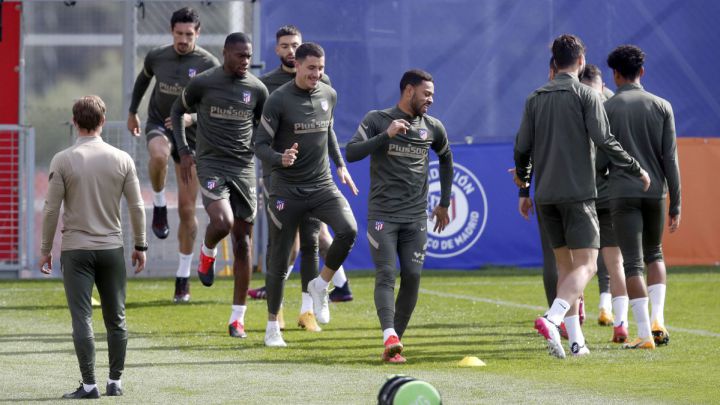 Cerezo y Gil Marín se reúnen con la plantilla para tranquilizarla por sus dudas con la Superliga