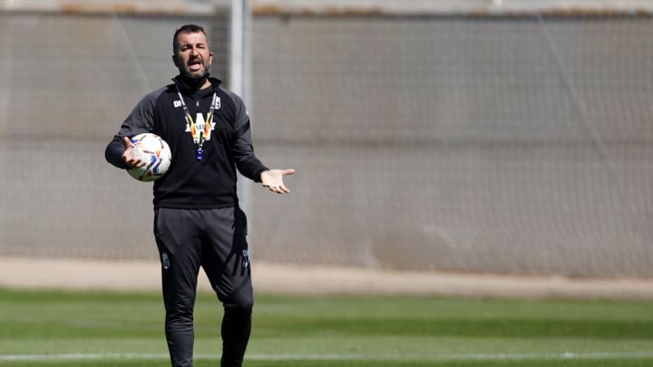 Diego Martínez y su renovación: “Cuando acabe la temporada nos daremos un tiempo”