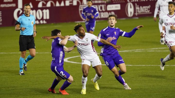 Cedric, durante un partido de esta temporada.