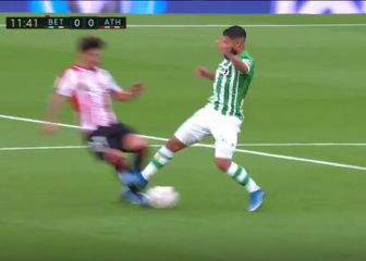 La brutal entrada de la estrella del Betis que terminó en roja