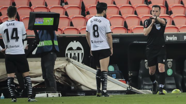 Estrada Fernández en el Madrid-Betis; Burgos Bengoechea en el
Sevilla-Granada
