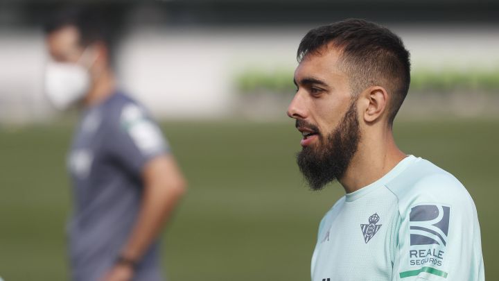 El delantero del Betis Borja Iglesias habla de Karim Benzema, Zinedine Zidane y de que el Real Madrid encontrará un sustituto a Cristiano Ronaldo.