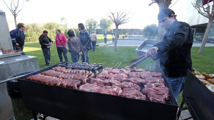 Barbacoa Weber Conjuras fútbol